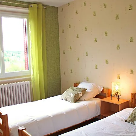 Vakantiehuis Chez Mamie Avec Jardin Et Terrasse, Proche Vichy - Fr-1-489-332