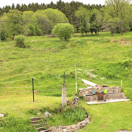 Chez Mamie Avec Jardin Et Terrasse, Proche Vichy - Fr-1-489-332