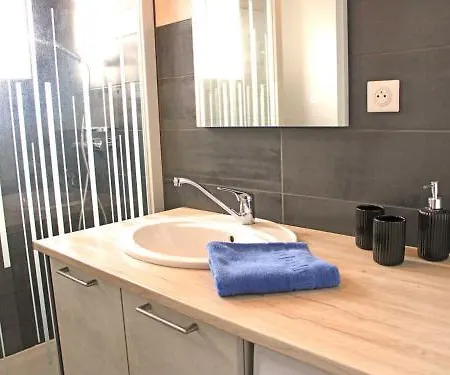 Chez Mamie Avec Jardin Et Terrasse, Proche Vichy - Fr-1-489-332 Vakantiehuis