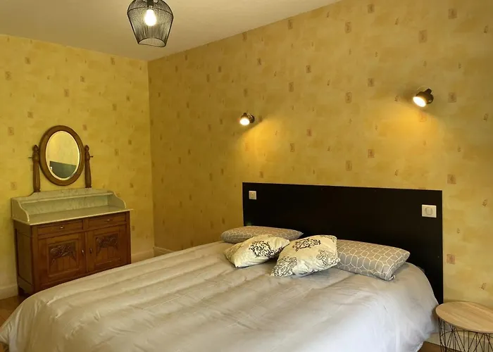 Chez Mamie Avec Jardin Et Terrasse, Proche Vichy - Fr-1-489-332 Дом отдыха