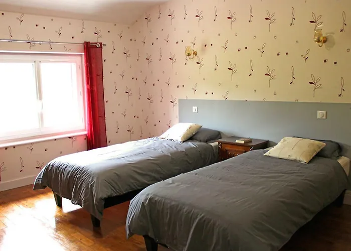 Chez Mamie Avec Jardin Et Terrasse, Proche Vichy - Fr-1-489-332 Дом отдыха *