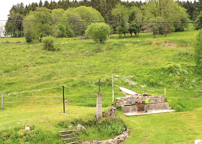 Chez Mamie Avec Jardin Et Terrasse, Proche Vichy - Fr-1-489-332 * Lavoine